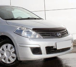Nissan Tiida 2004–2011 Deflektor pokrova motorja (SIM) fotografija 1