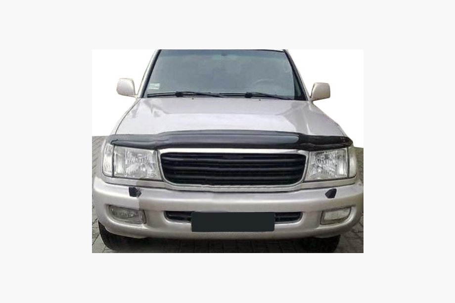 Toyota Land Cruiser 100 1998–2007 Deflektor pokrova motorja (SIM) Image