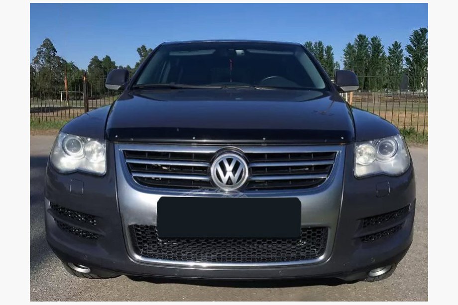 Volkswagen Touareg 2002–2010 Deflektor pokrova motorja (SIM) Image