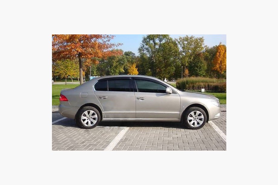 Skoda Superb 2009–2015 Okenski vetrniki SD (4 kosi, SIM) Image