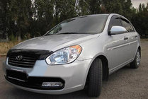 Hyundai Accent 2006–2010 Deflektor pokrova motorja (SIM) fotografija 1