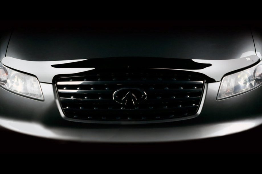Infiniti FX 2003–2008 Deflektor pokrova motorja (SIM) Image