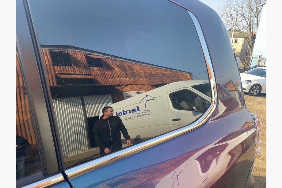 Lexus LX570/450d 2008–2022 Nerjaveči kotni obrobi zadnjega stekla (2 kos) Image