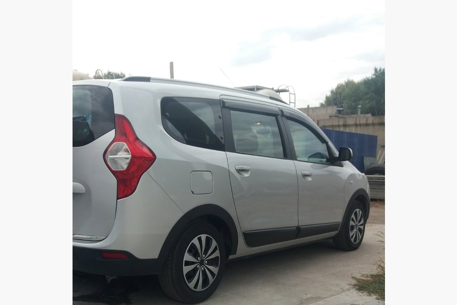 Dacia Lodgy 2012–2022 Obrobe kolotekov (4 kosi, črne) Image