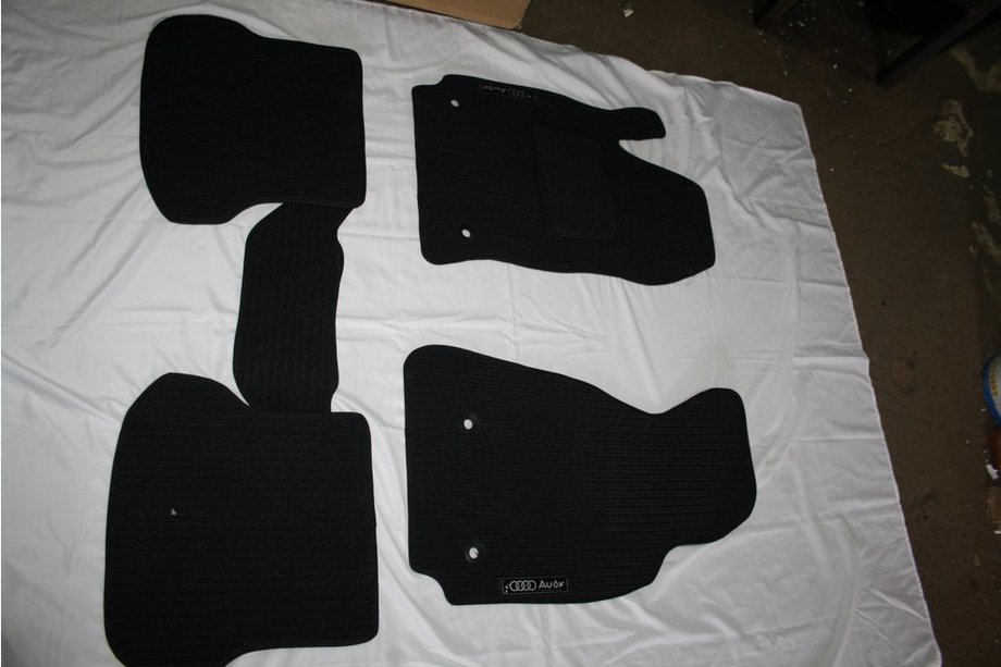 Audi A1 2010–2018 Tekstilni tepihi za notranjost (Corona) Image