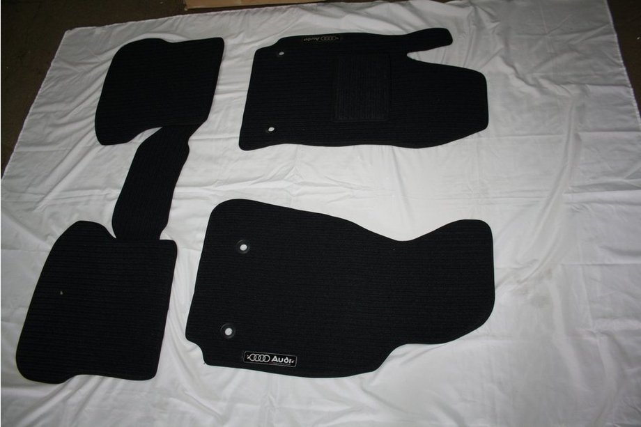 Audi A2 1999–2005 Tekstilni tepihi za notranjost (Corona) Image
