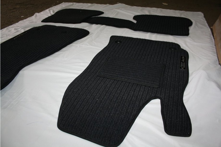 Audi A4 B7 2004–2008 Tekstilni tepihi za notranjost (Corona) Image