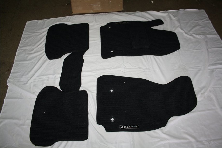 Audi A6 C5 1997–2001 Tekstilni tepihi za notranjost (Corona) Image