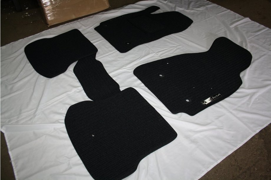 Audi A6 C6 2004–2011 Tekstilni tepihi za notranjost (Corona) Image