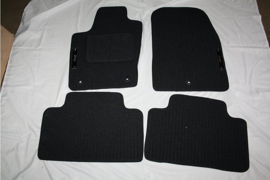 Jeep Grand Cherokee WJ 1999–2004 Tekstilni tepihi za notranjost (Corona) Image
