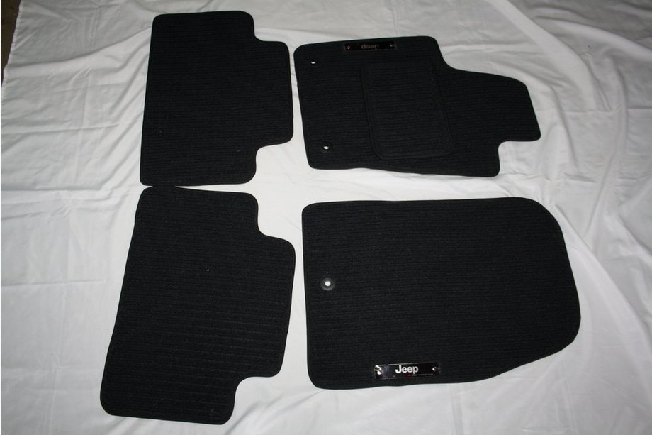 Jeep Grand Cherokee WK 2004–2010 Tekstilni tepihi za notranjost (Corona) Image