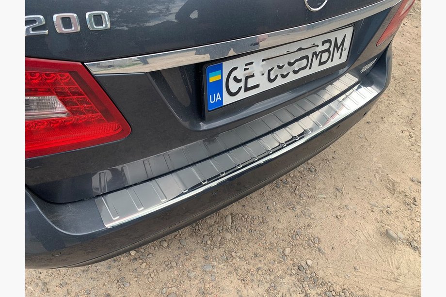 Mercedes E-class W212 2009–2016 Nerjaveča zaščitna letev zadnjega odbijača Carmos (SW) Image