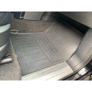 Gumijasti tepihi za potniški prostor (4 kosi, Stingray Premium) Range Rover III L322 2002–2012 fotografija 2
