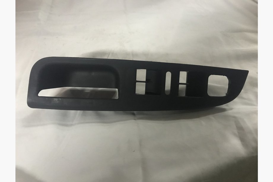 Volkswagen Passat B6 2006–2012 Plastične obloge vrat Image