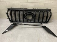 Toyota Land Cruiser Prado 150 2009–2023 Maska hladilnika 2017↗ LED (Zeus Black, z Black obrvmi) fotografija 2