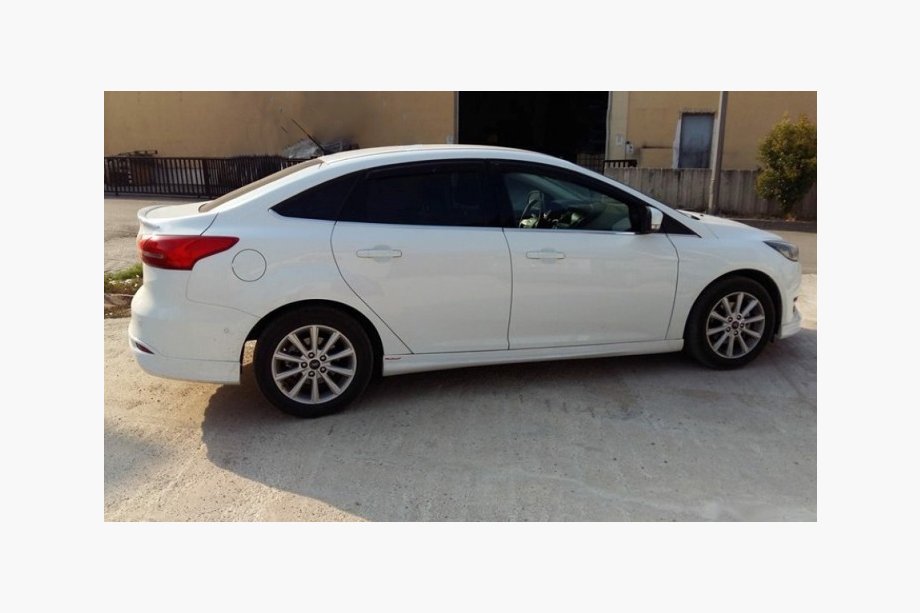 Ford Focus III 2011–2017 Stranski pragovi Sedan 2015↗ (za lakiranje) Image