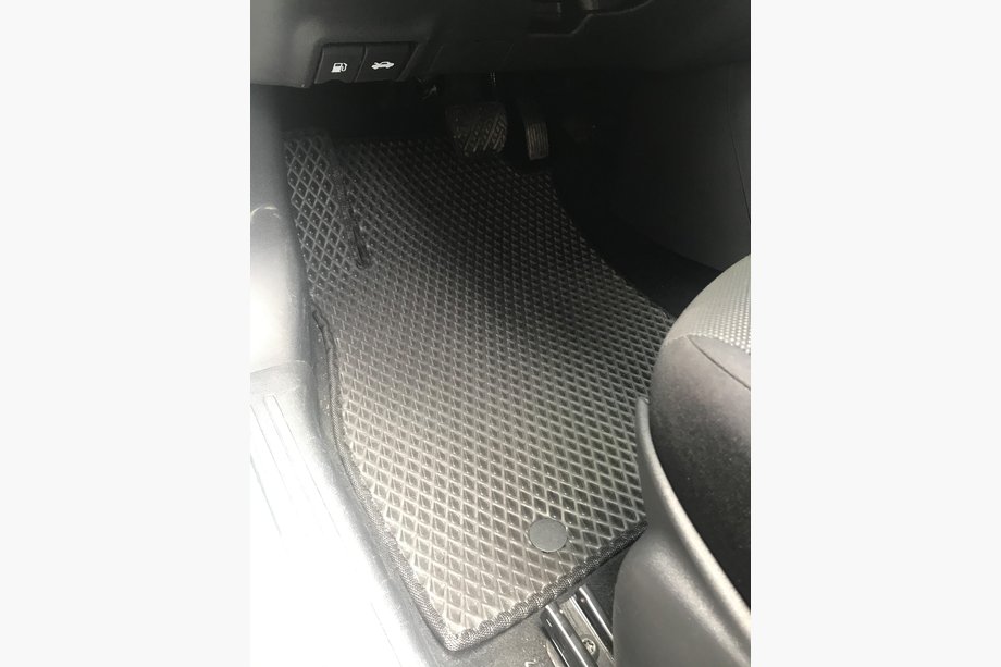 Nissan Juke 2010–2019 EVA avtomobilske preproge (črne) Image