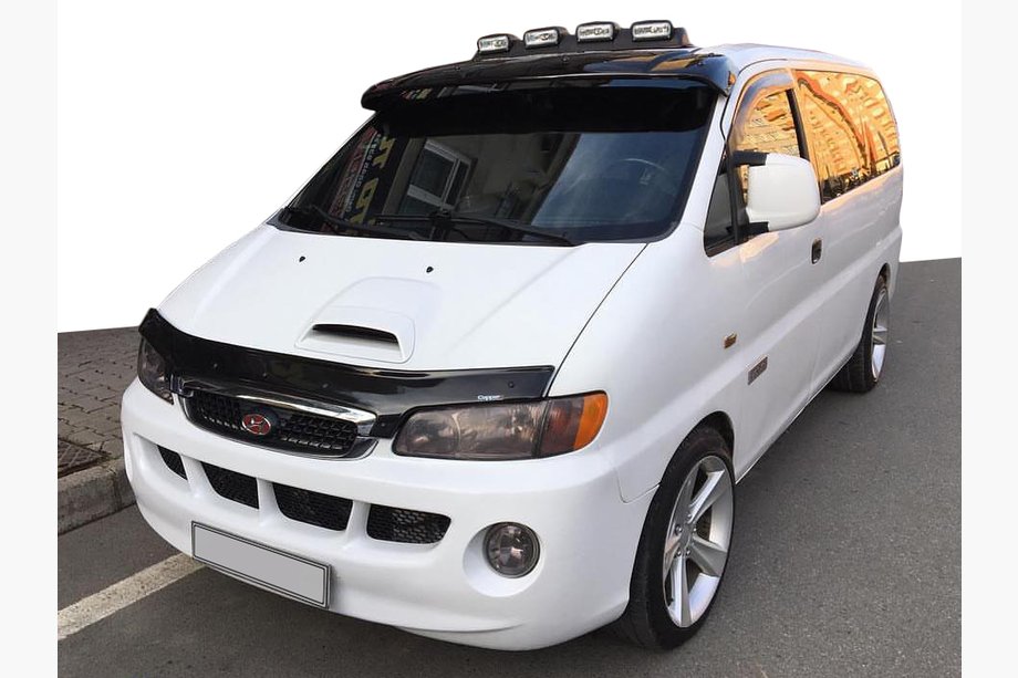 Hyundai H200, H1, Starex 1998–2007 Vizir na vetrobransko steklo (črn sijaj, 5 mm) Image