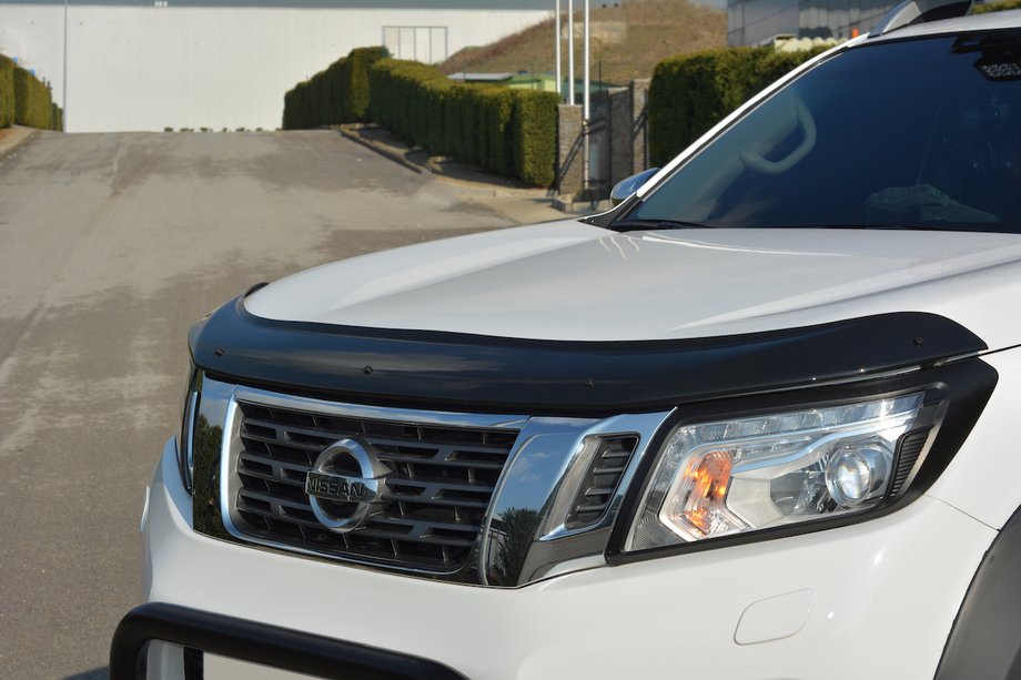 Nissan Navara/NP300 2016– Deflektor pokrova motorja (EuroCap) Image