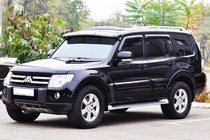 Mitsubishi Pajero Wagon IV 2006–2021 Vizir za vetrobransko steklo fotografija 1