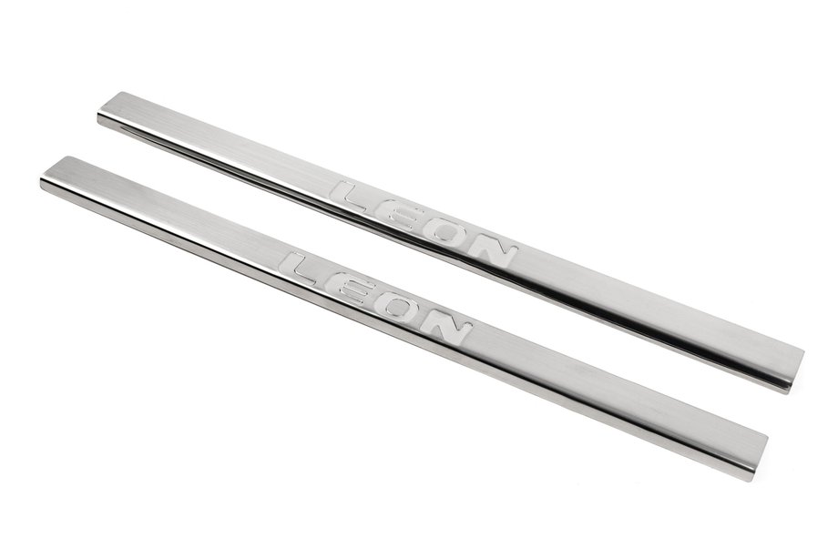 Seat Leon 2013–2020 Nerjaveče letvice pragov Carmos (2-vratna, inox) Image