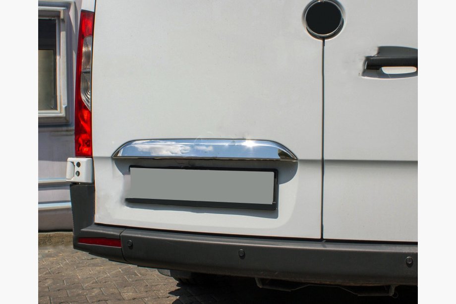 Mercedes Sprinter W907/W910 2018– Kromirana letvica nad registrsko tablico (nerjaveče jeklo) OmsaLine - italijansko nerjavno jeklo Image