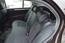 Skoda Superb 2009–2015 Avtoprevleke za sedeže (2013↗, umetno usnje↗Alcantara, Elite) fotografija 3