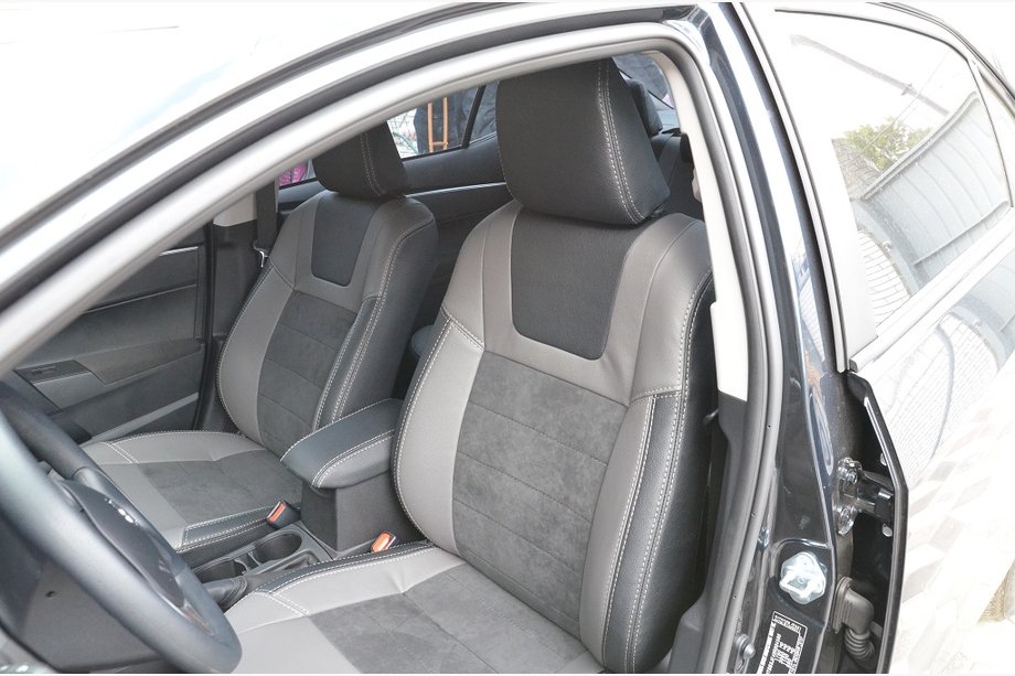 Toyota Corolla 2013–2019 Prevleke za avtomobilske sedeže Elite (umetno usnje ↗ imitacija alkantare) Image