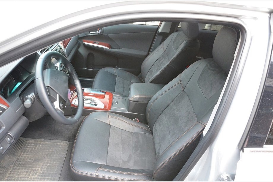 Toyota Camry 2011–2017 Avtomobilske sedežne prevleke (umetno usnje / nadomestek alkantare, Elite) Image