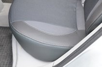 Hyundai Accent 2006–2010 Avtomobilske sedežne prevleke iz eko usnja Premium fotografija 5
