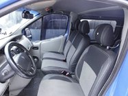 Opel Vivaro 2001–2015 Sprednja sedeža 1+1 in zadnji sedeži fotografija 3