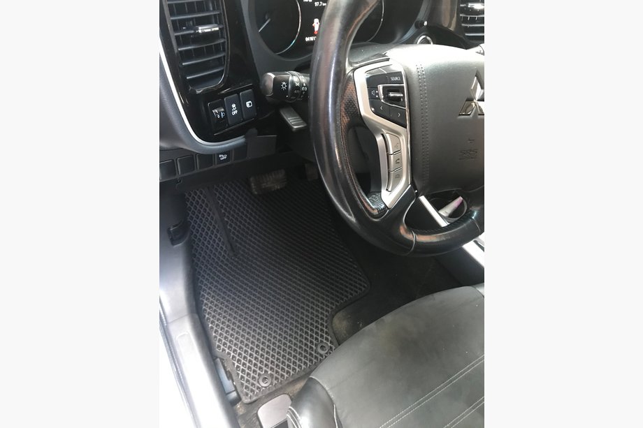 Mitsubishi Outlander 2012–2021 EVA preproge P-HEV (črne) Image