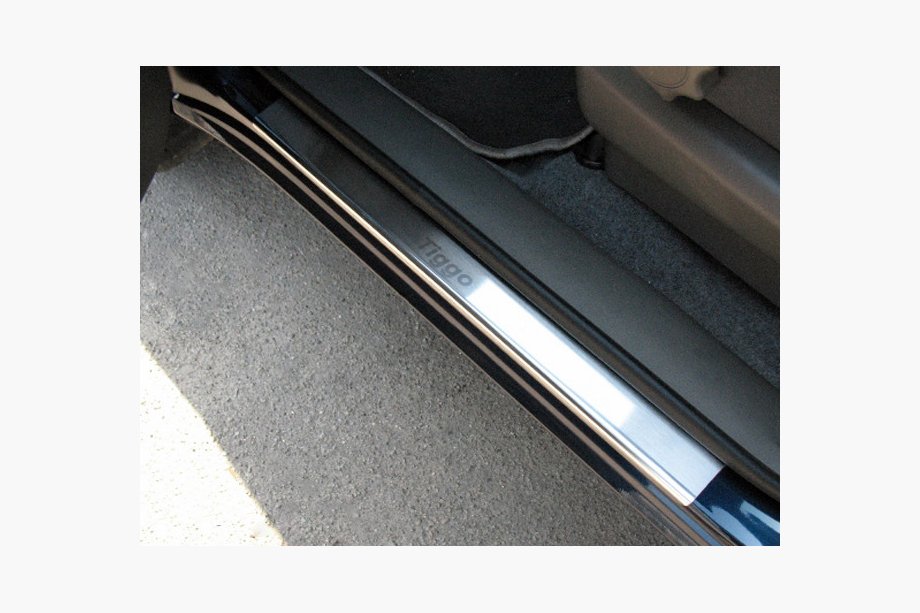 Chery Tiggo 1 2005–2016 Nataniko obloge pragov (4 kosi, nerjavno jeklo) Standard – lepilni trak Lohmann, 0,5 mm Image