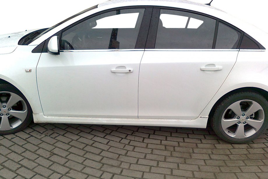 Chevrolet Cruze 2009–2015 Tuning pragovi SD (Meliset, za lakiranje) Image