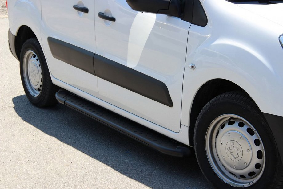 Peugeot Partner Tepee 2008–2018 Bočne stopnice Allmond Black (2 kos, aluminij) Image
