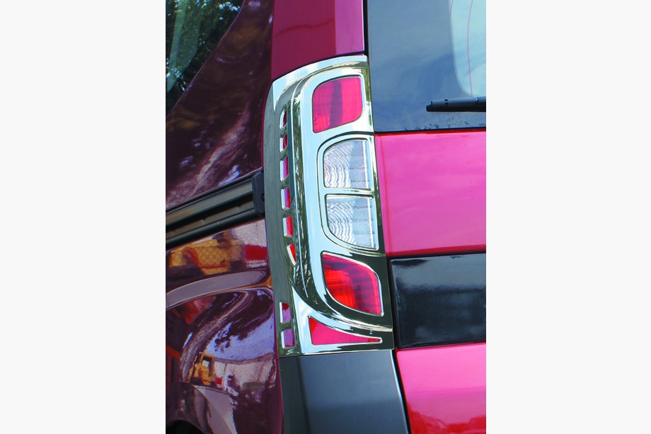 Fiat Fiorino/Qubo 2008–2024 Kromirana obloga za stop luči z ukrivljenim robom (2 kosa, plastika) Fotografija 7