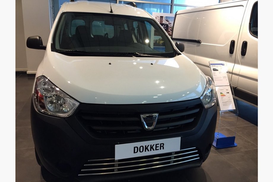 Dacia Dokker 2013–2022 Mrežica za odbijač (nerjavno jeklo) Fotografija 8