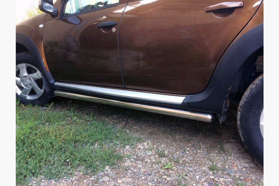 Dacia Duster 2008–2018 Stranske cevi (2 kos, nerjavno jeklo) Image
