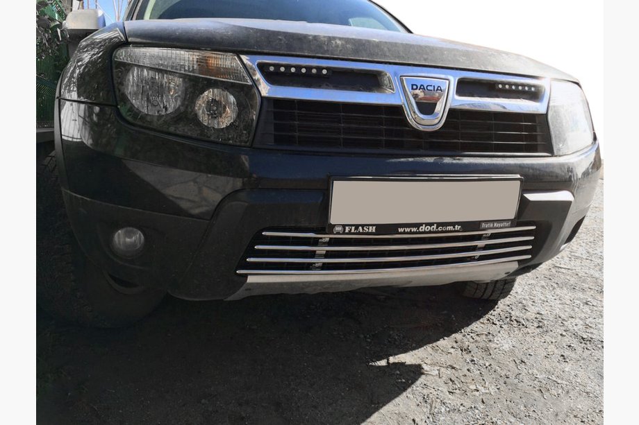 Renault Duster 2008–2017 Enodelna spodnja mrežica (nerjavno jeklo) Image