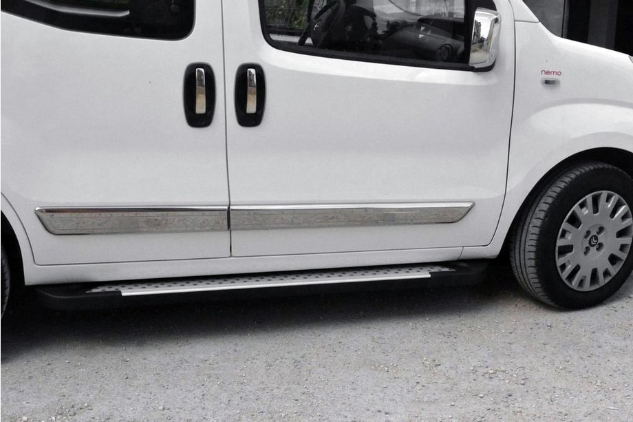 Peugeot Bipper 2008–2017 Stranske stopnice Allmond Grey (2 kos, aluminij) Image