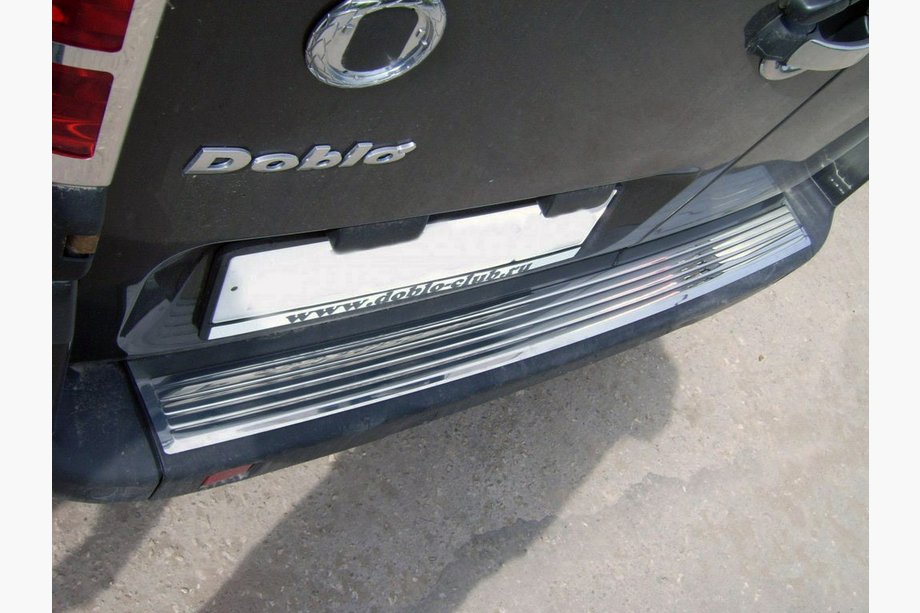 Fiat Doblo I 2005–2010 Kromirane zaščitne letve za zadnji odbijač OmsaLine (nerjaveče jeklo) Mat Image
