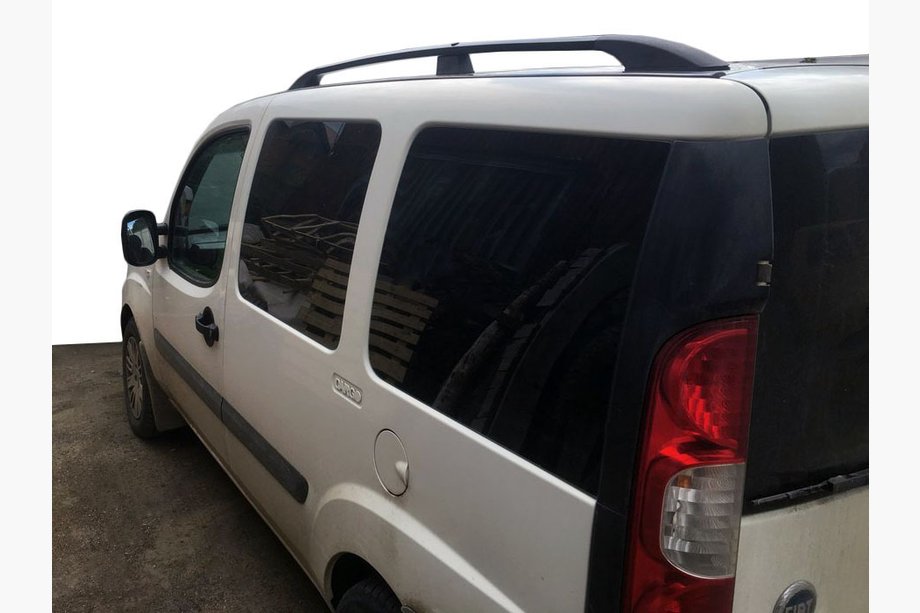 Fiat Doblo I 2001–2005 Črni strešni relingi Image