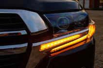 Toyota Land Cruiser 200 2007–2021 Veke za žaromete z LED (2016↗) fotografija 2