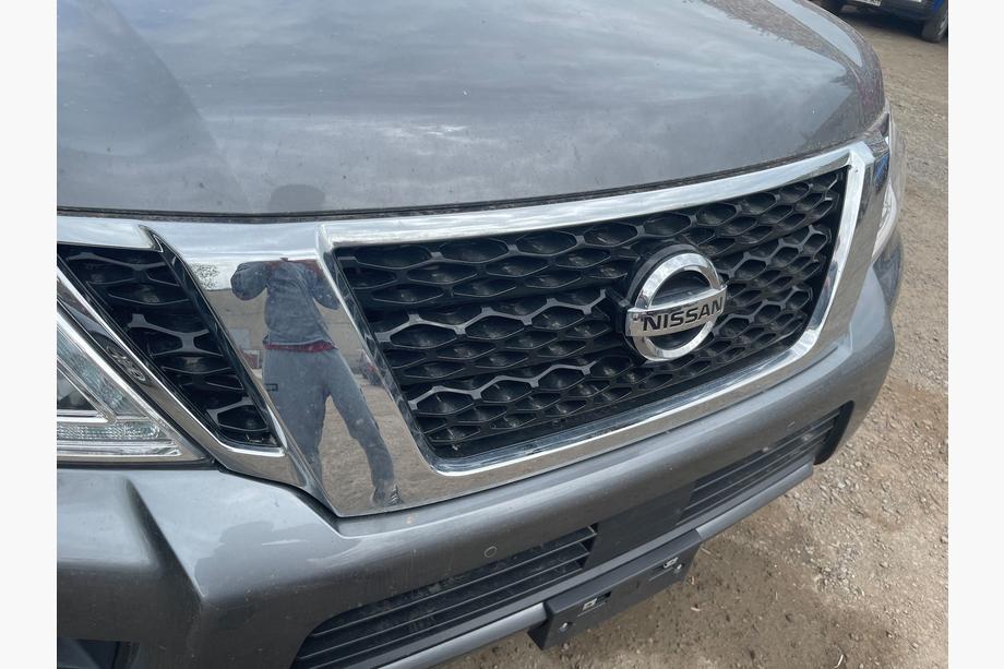 Nissan Patrol Y62 2010–2024 Sprednja maska (original, 2019) Image