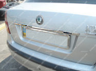Skoda Octavia II A5 2006–2010 Kromirana letvica nad registrsko tablico (nerjavno jeklo) fotografija 1