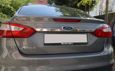 Ford Focus III 2011–2017 Široka letev nad registrsko tablico (nerjavno jeklo) fotografija 1