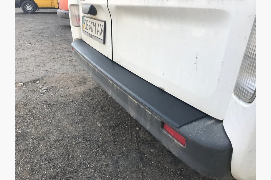Opel Vivaro 2001–2015 Zaščitna letev zadnjega odbijača DDU (ABS) Fotografija 3