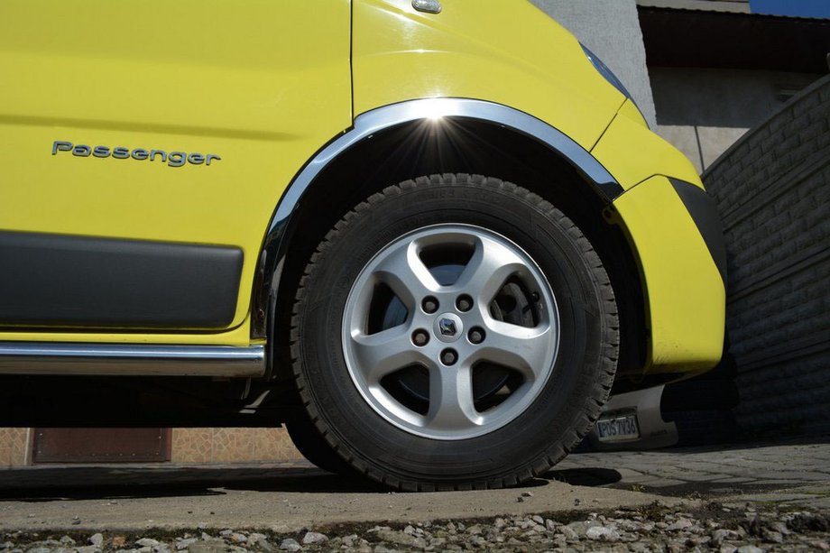 Opel Vivaro 2001–2015 Obrobe kolesnih lokov (4 kosi, nerjaveče jeklo) 2001-2007 Image