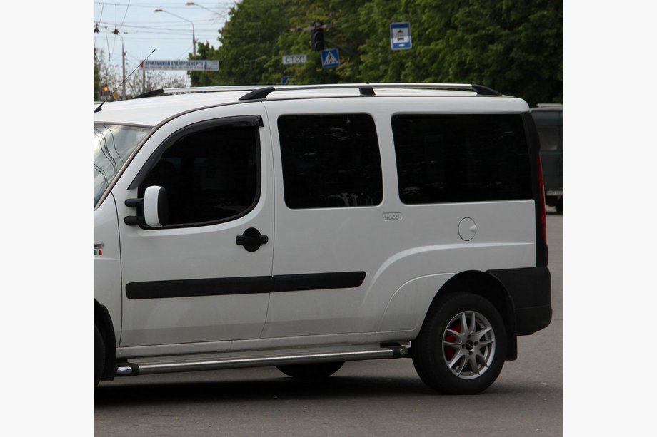 Fiat Doblo I 2005–2010 Kromirane strešne sani Fotografija 9