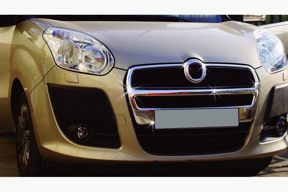 Fiat Doblo II 2010–2022 Okrasne obloge maske hladilnika (2010-2015, KOMPLETNA, nerjavno jeklo) Image